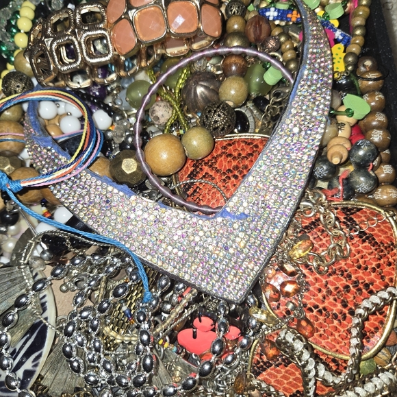 Craft Repair Jewelry Lot Broken Bead Vintage Modern Stone Wood Tangled Tarnished - Picture 3 of 7